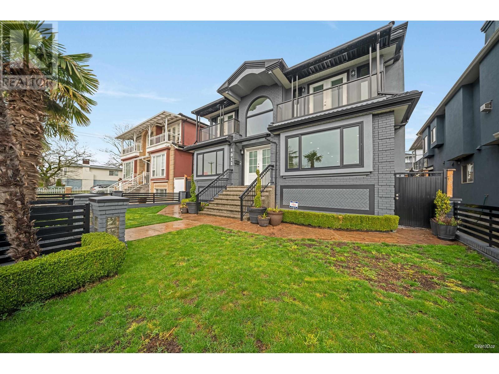Listing Picture 2 of 39 : 1311 E 63RD AVENUE, Vancouver / 溫哥華 - 魯藝地產 Yvonne Lu Group - MLS Medallion Club Member