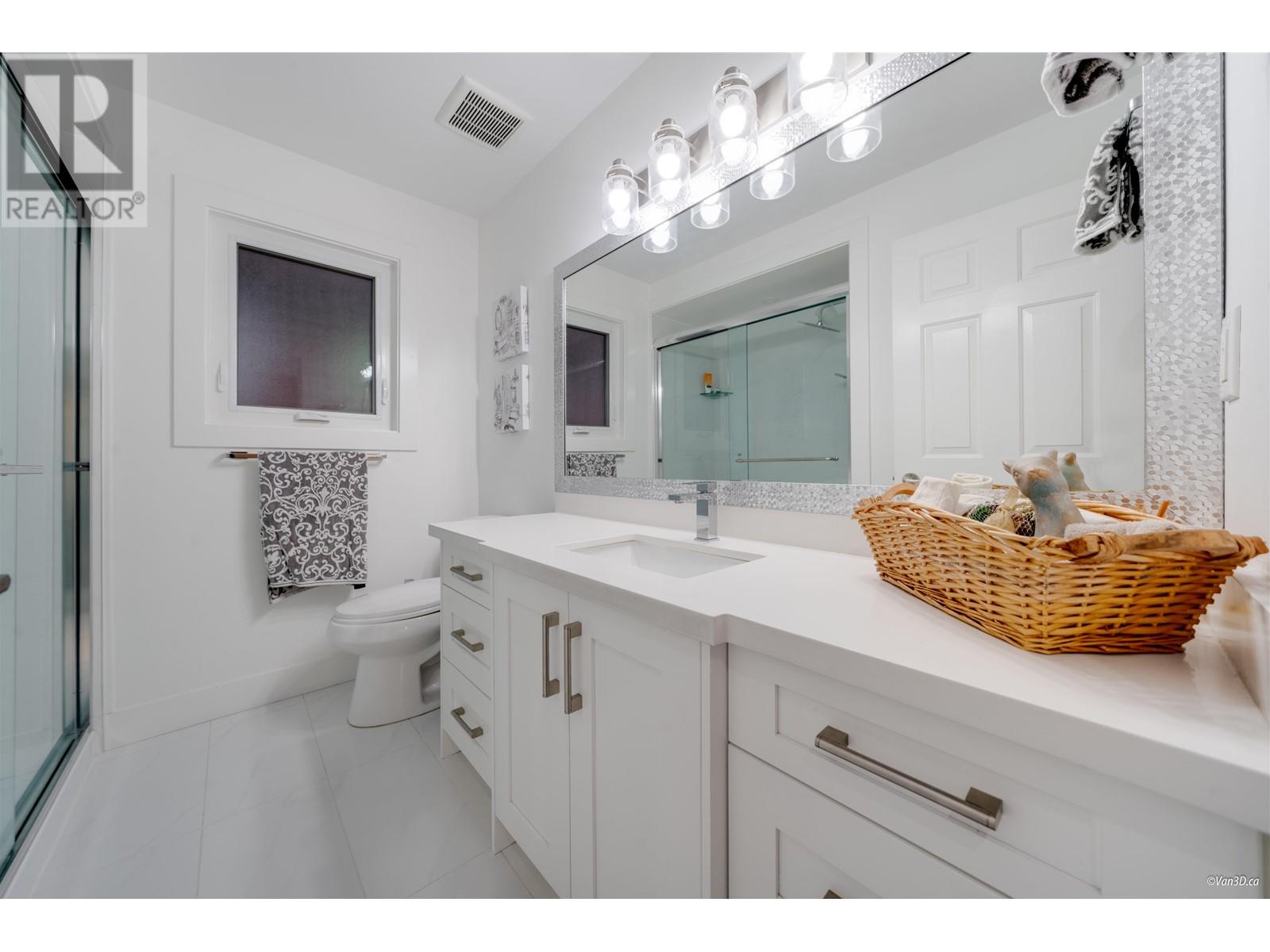 Listing Picture 28 of 39 : 1311 E 63RD AVENUE, Vancouver / 溫哥華 - 魯藝地產 Yvonne Lu Group - MLS Medallion Club Member