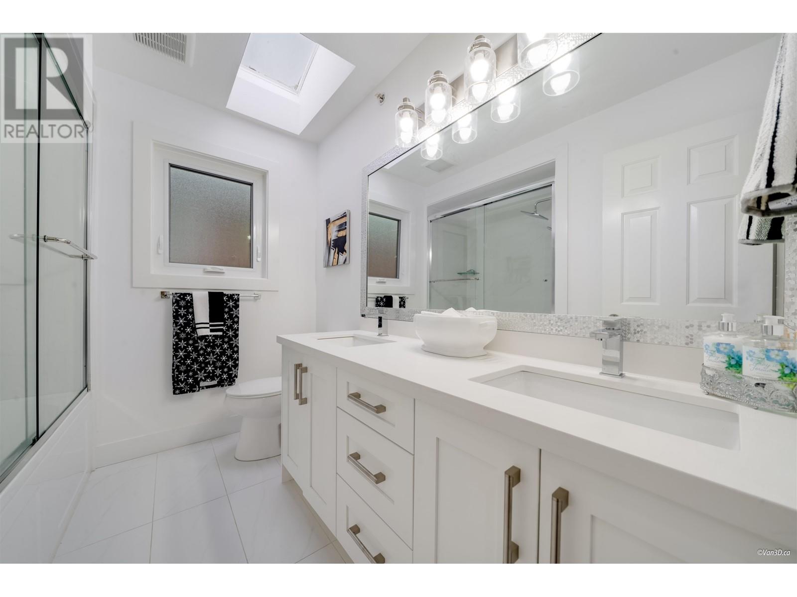 Listing Picture 17 of 39 : 1311 E 63RD AVENUE, Vancouver / 溫哥華 - 魯藝地產 Yvonne Lu Group - MLS Medallion Club Member