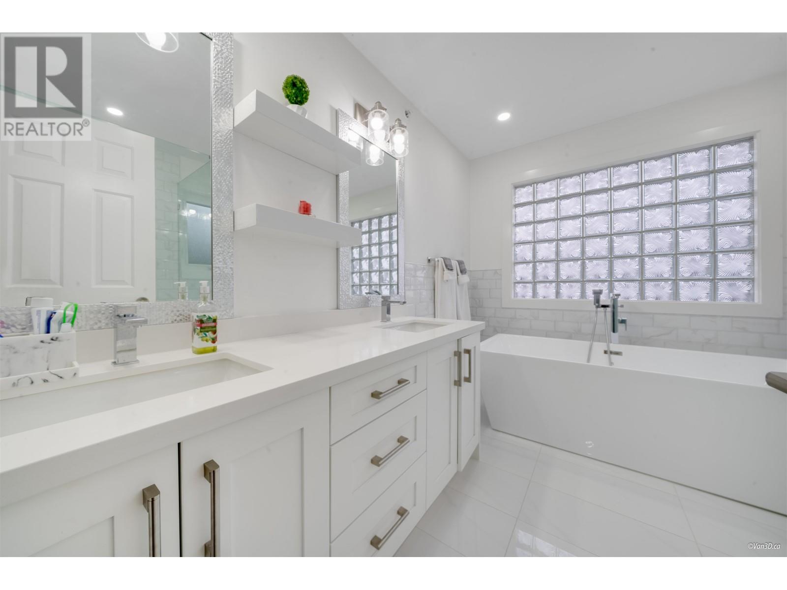 Listing Picture 26 of 39 : 1311 E 63RD AVENUE, Vancouver / 溫哥華 - 魯藝地產 Yvonne Lu Group - MLS Medallion Club Member