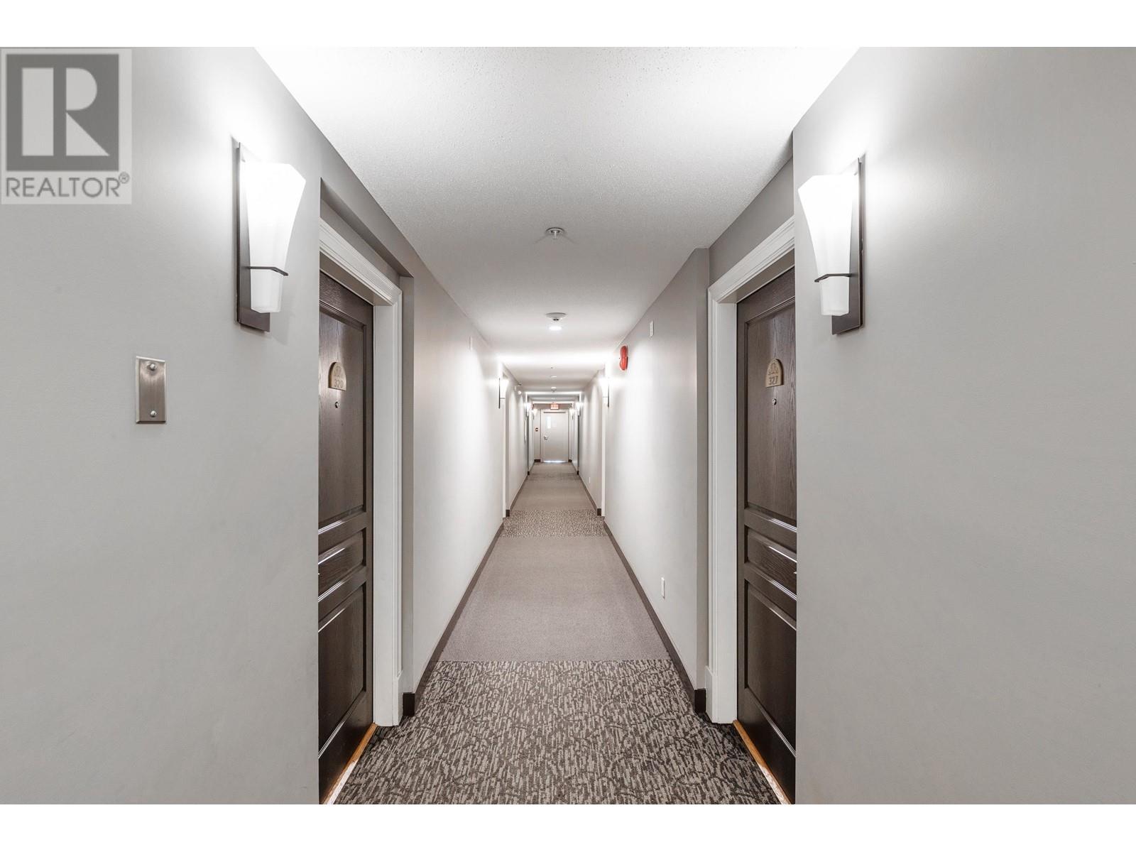 Listing Picture 6 of 34 : 320 4550 FRASER STREET, Vancouver / 溫哥華 - 魯藝地產 Yvonne Lu Group - MLS Medallion Club Member