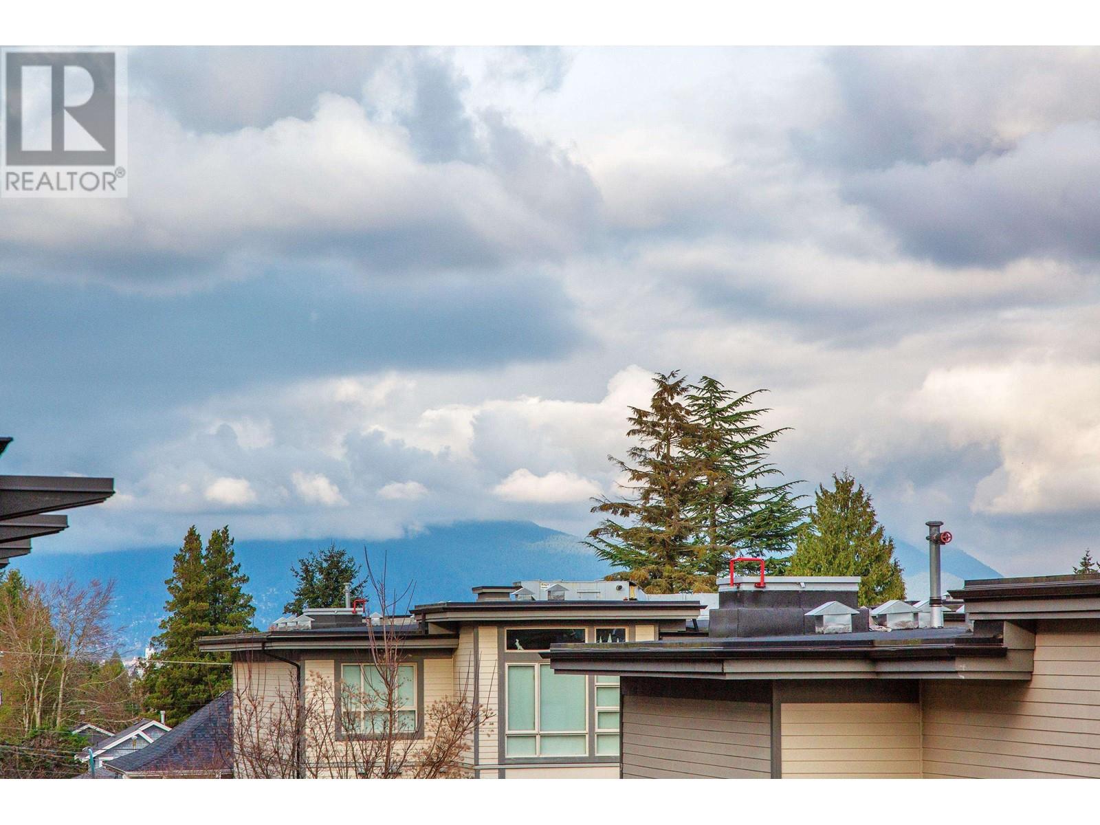 Listing Picture 31 of 34 : 320 4550 FRASER STREET, Vancouver / 溫哥華 - 魯藝地產 Yvonne Lu Group - MLS Medallion Club Member