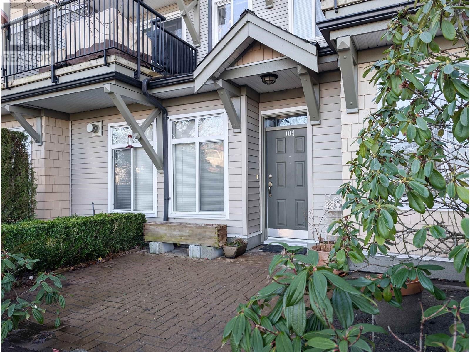 104 4238 ALBERT STREET, Burnaby