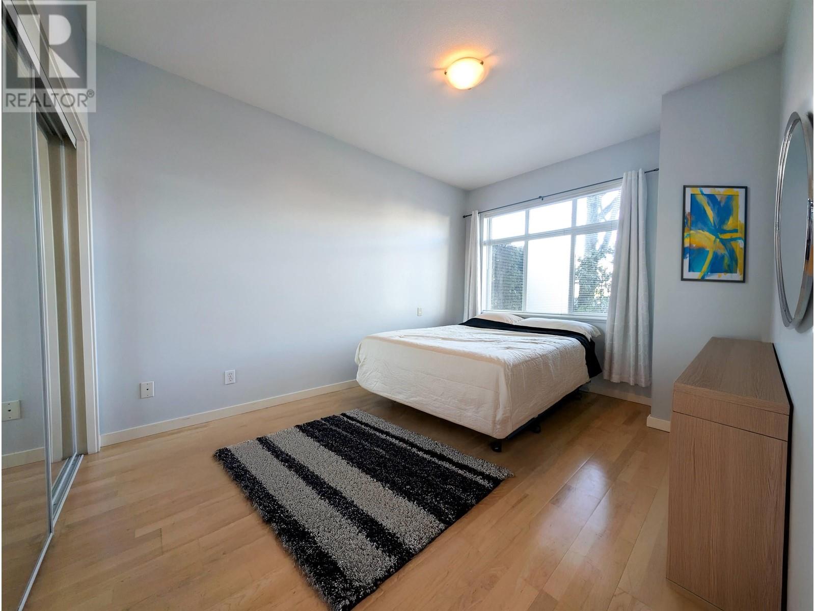 Listing Picture 15 of 35 : 104 4238 ALBERT STREET, Burnaby / 本拿比 - 魯藝地產 Yvonne Lu Group - MLS Medallion Club Member