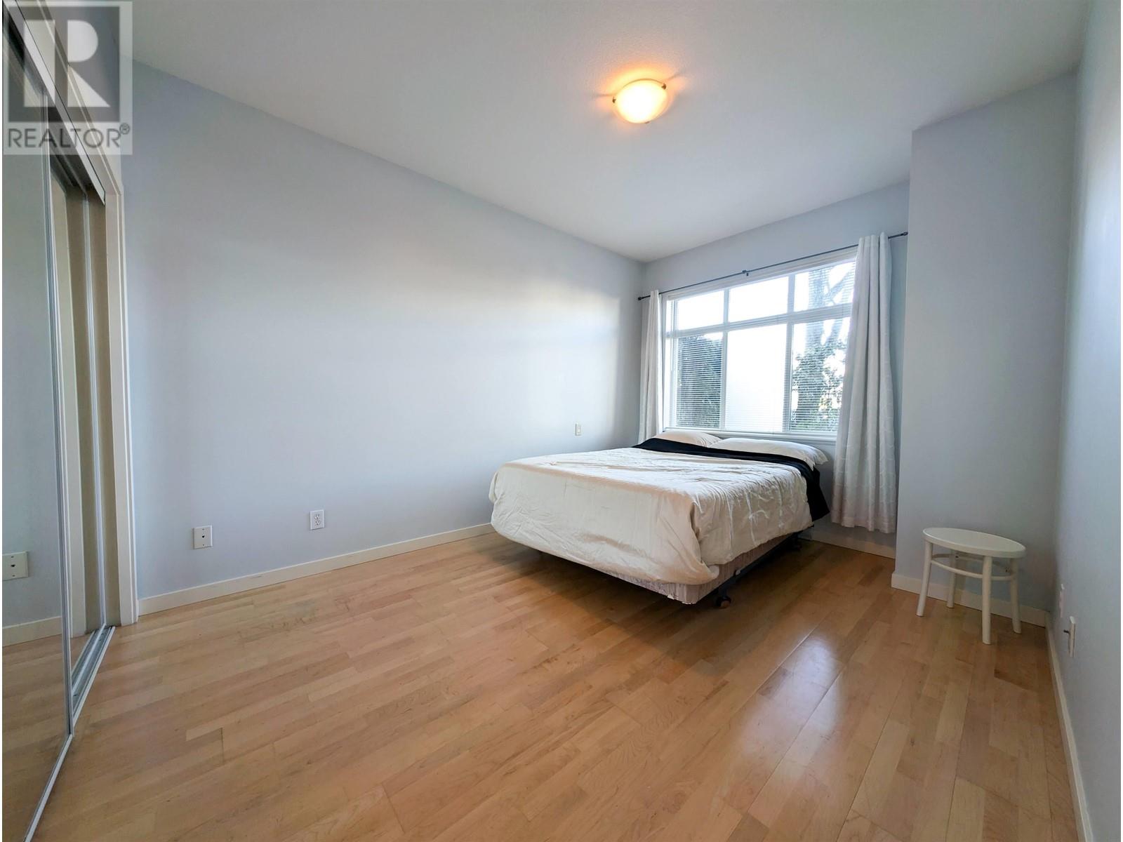 Listing Picture 19 of 35 : 104 4238 ALBERT STREET, Burnaby / 本拿比 - 魯藝地產 Yvonne Lu Group - MLS Medallion Club Member