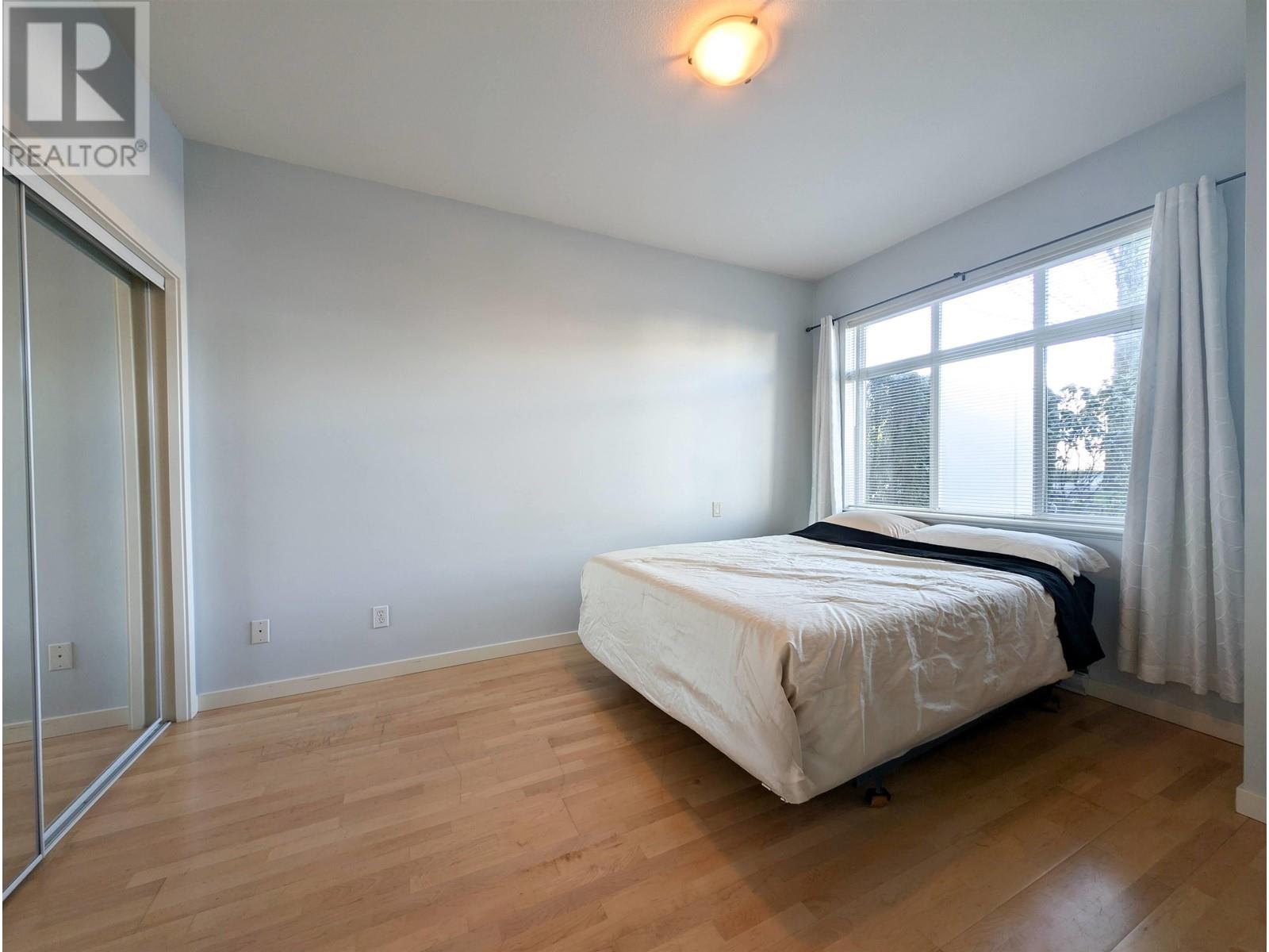 Listing Picture 20 of 35 : 104 4238 ALBERT STREET, Burnaby / 本拿比 - 魯藝地產 Yvonne Lu Group - MLS Medallion Club Member