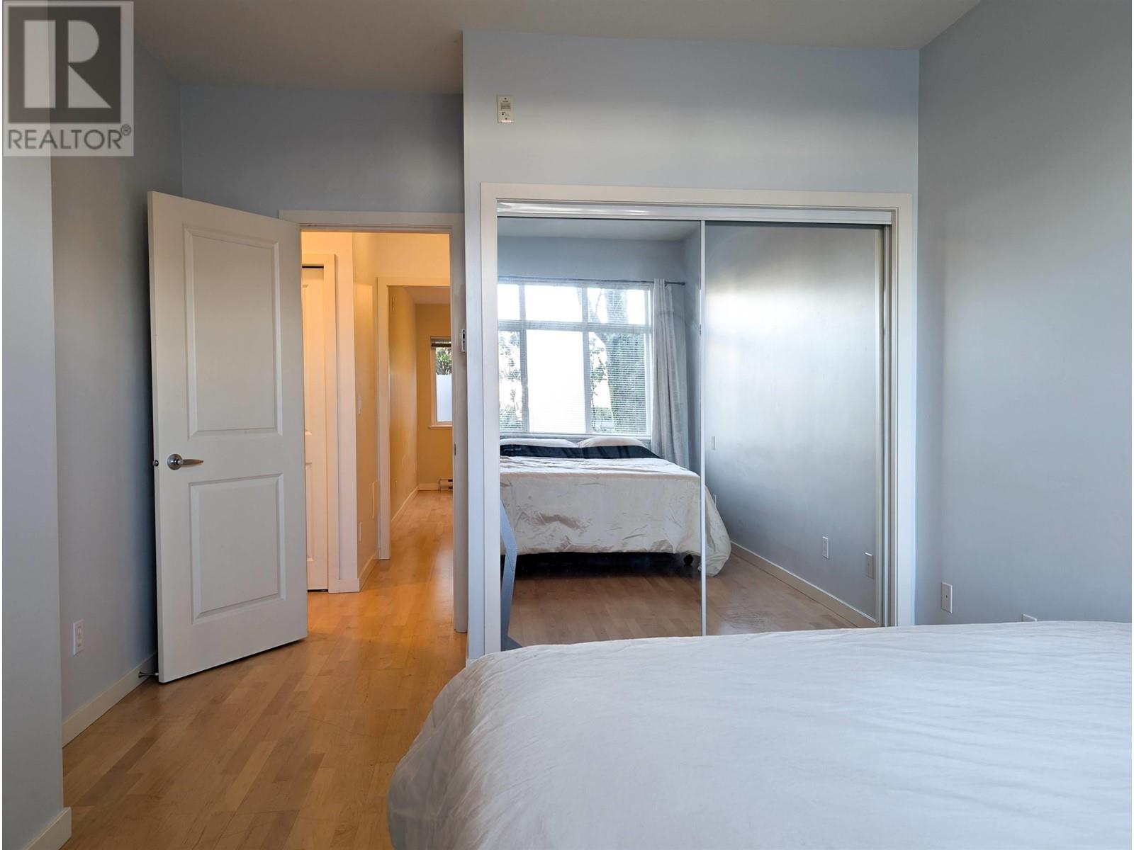 Listing Picture 21 of 35 : 104 4238 ALBERT STREET, Burnaby / 本拿比 - 魯藝地產 Yvonne Lu Group - MLS Medallion Club Member