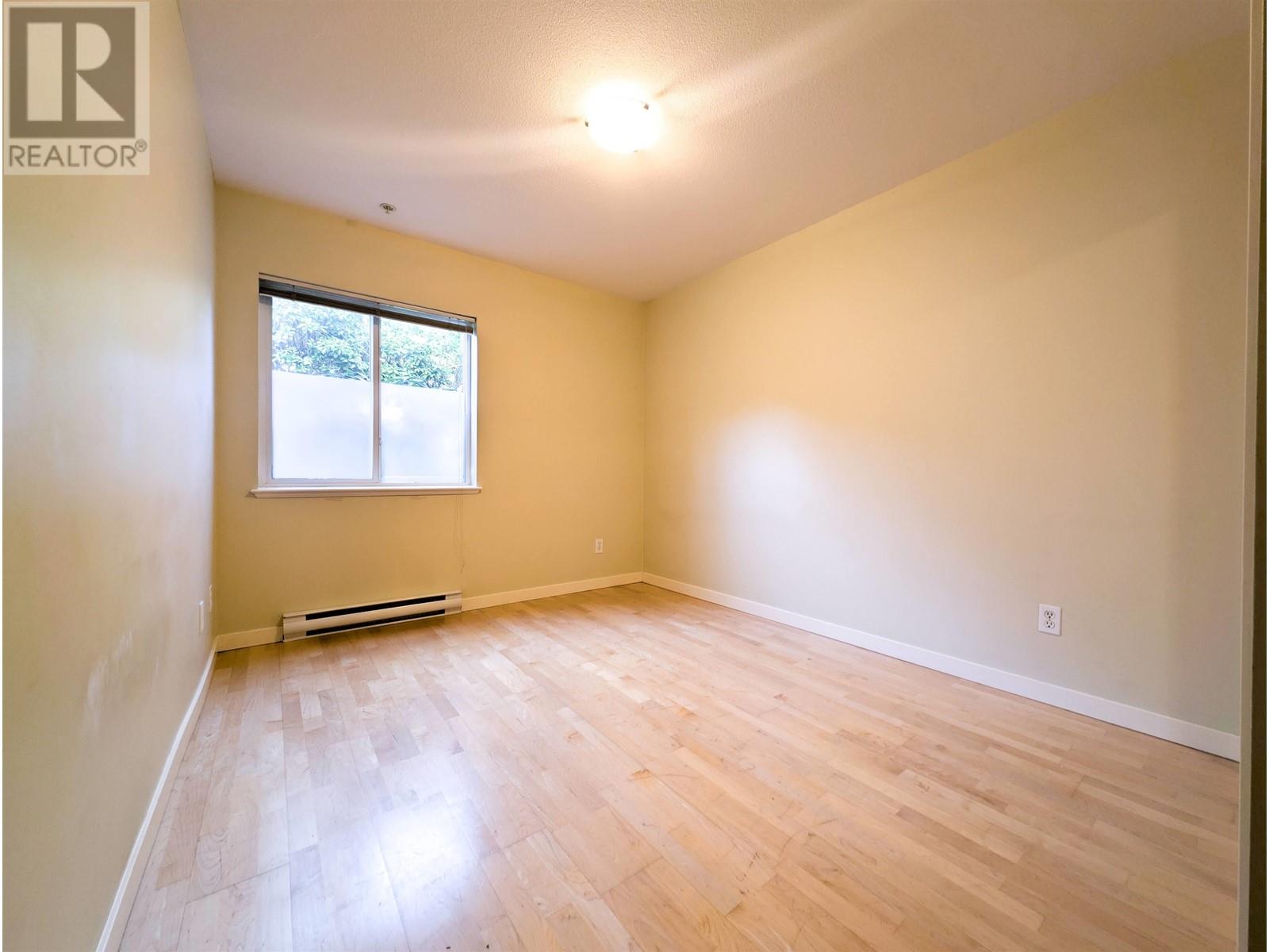 Listing Picture 29 of 35 : 104 4238 ALBERT STREET, Burnaby / 本拿比 - 魯藝地產 Yvonne Lu Group - MLS Medallion Club Member