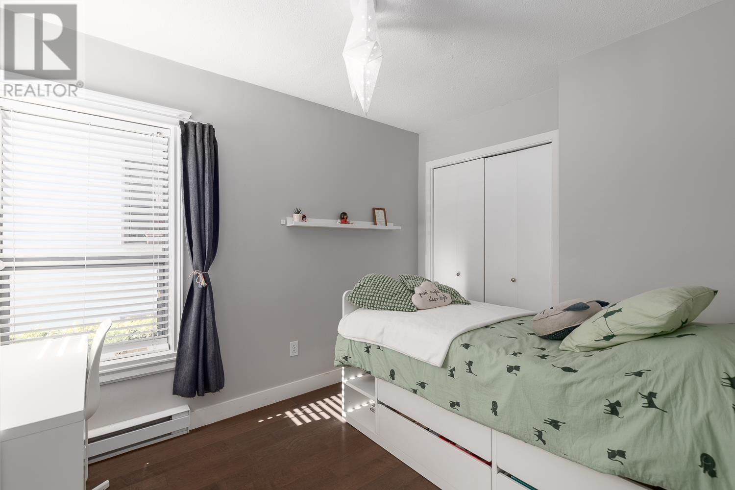 Listing Picture 15 of 21 : 3171 W 4TH AVENUE, Vancouver / 溫哥華 - 魯藝地產 Yvonne Lu Group - MLS Medallion Club Member