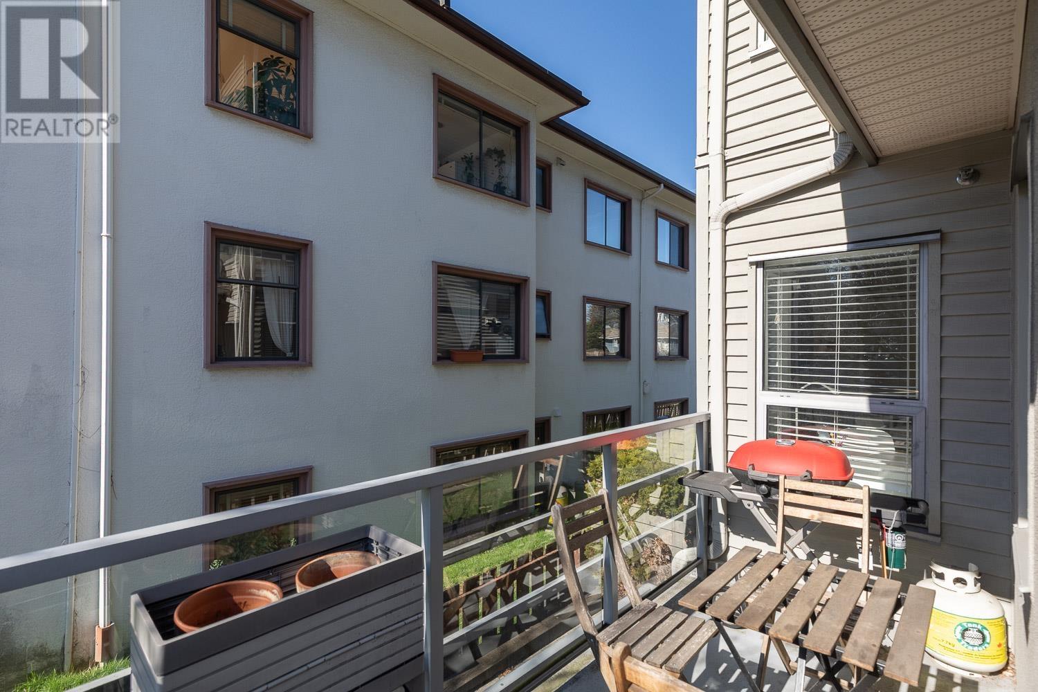 Listing Picture 18 of 21 : 3171 W 4TH AVENUE, Vancouver / 溫哥華 - 魯藝地產 Yvonne Lu Group - MLS Medallion Club Member