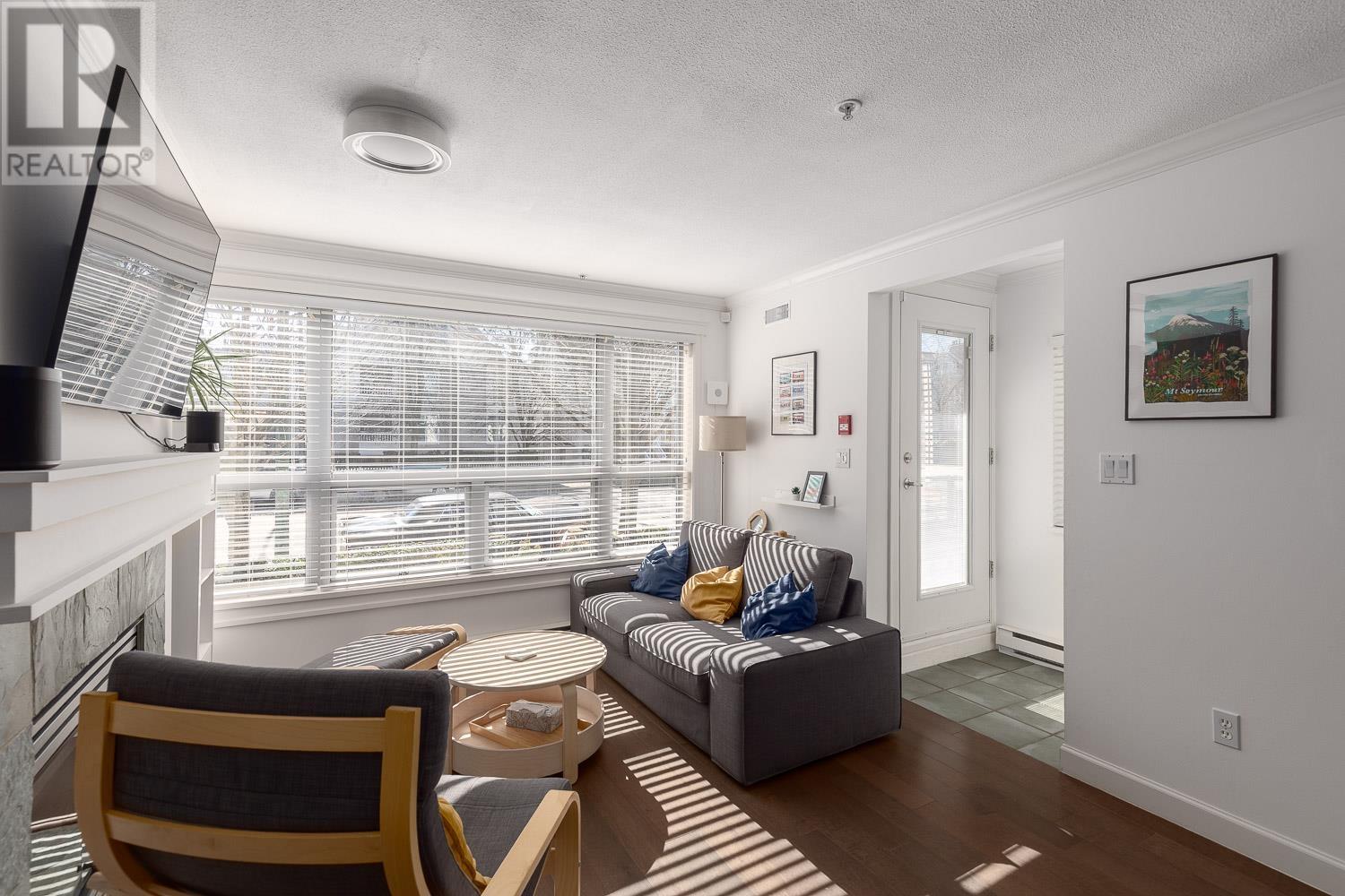 Listing Picture 4 of 21 : 3171 W 4TH AVENUE, Vancouver / 溫哥華 - 魯藝地產 Yvonne Lu Group - MLS Medallion Club Member