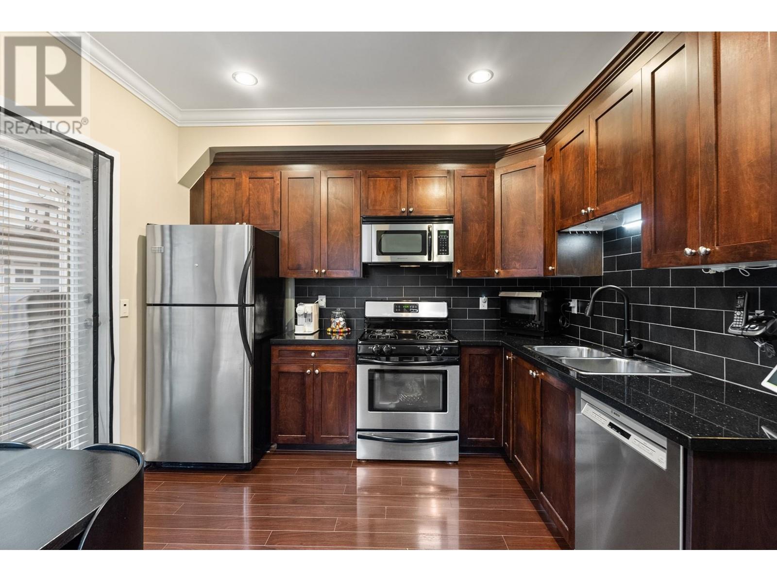 Listing Picture 13 of 40 : 1 12251 NO. 2 ROAD, Richmond / 烈治文 - 魯藝地產 Yvonne Lu Group - MLS Medallion Club Member