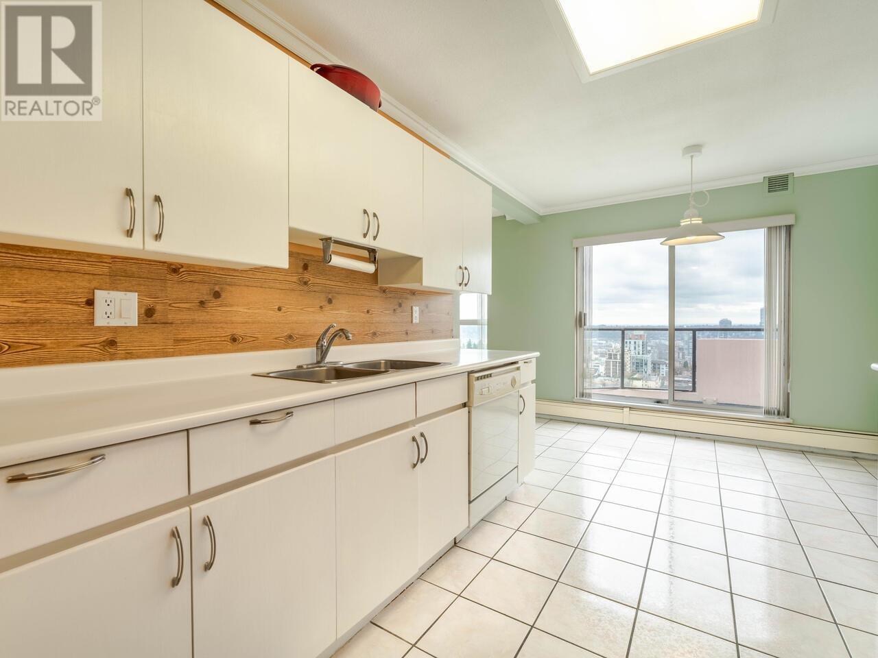 1801 612 Fifth Avenue, New Westminster, British Columbia  V3M 1X5 - Photo 3 - R2977264