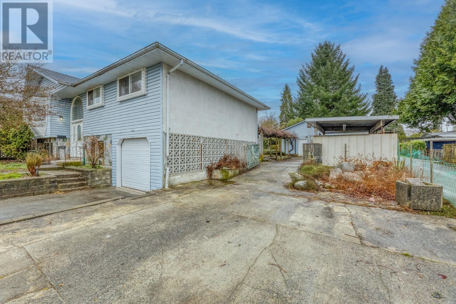 809 Lillian Street, Coquitlam, British Columbia  V3J 5C5 - Photo 2 - R2976997