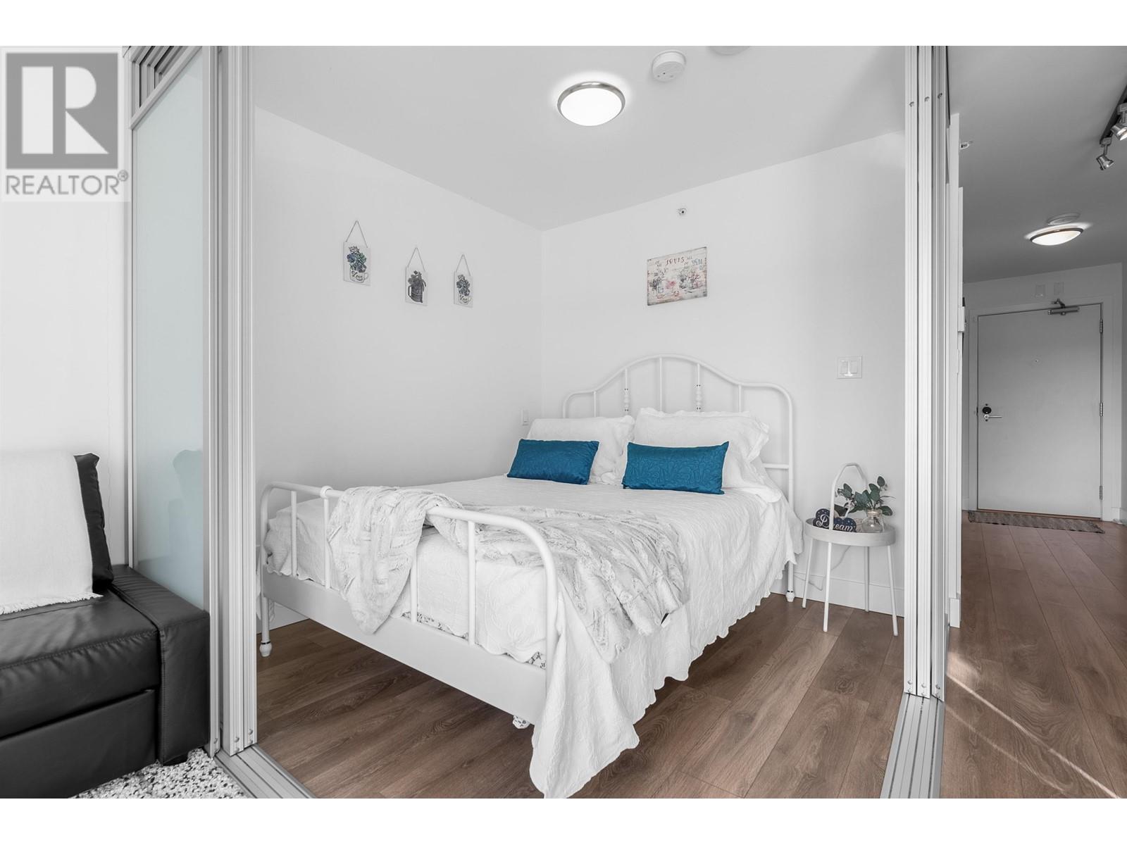 Listing Picture 10 of 23 : 608 1788 COLUMBIA STREET, Vancouver / 溫哥華 - 魯藝地產 Yvonne Lu Group - MLS Medallion Club Member