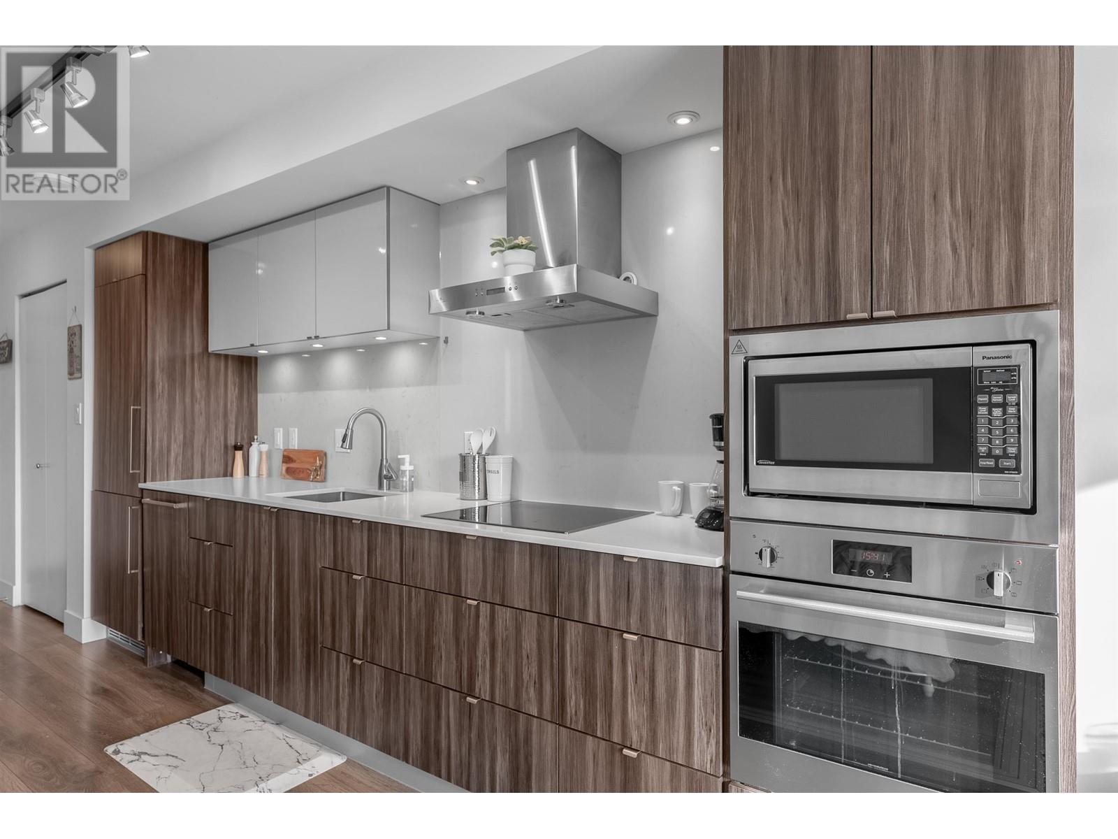 Listing Picture 4 of 23 : 608 1788 COLUMBIA STREET, Vancouver / 溫哥華 - 魯藝地產 Yvonne Lu Group - MLS Medallion Club Member