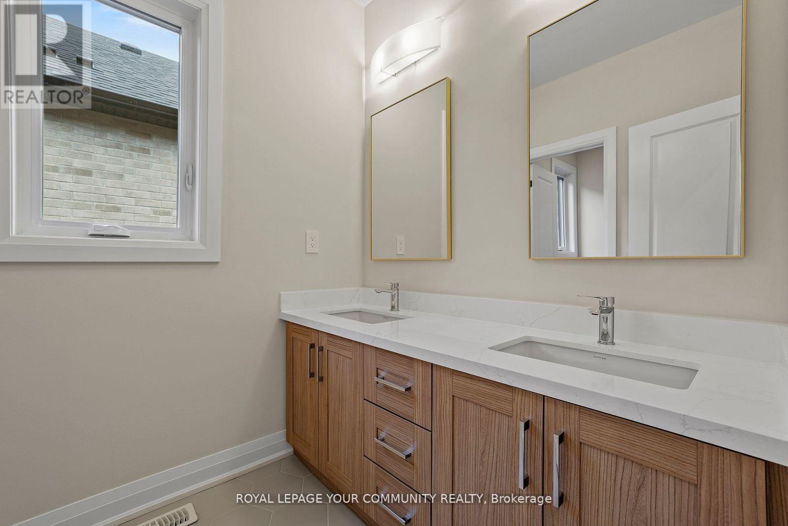 120 Lewis Honey Drive, Aurora, Ontario  L4G 0J3 - Photo 25 - N12016053