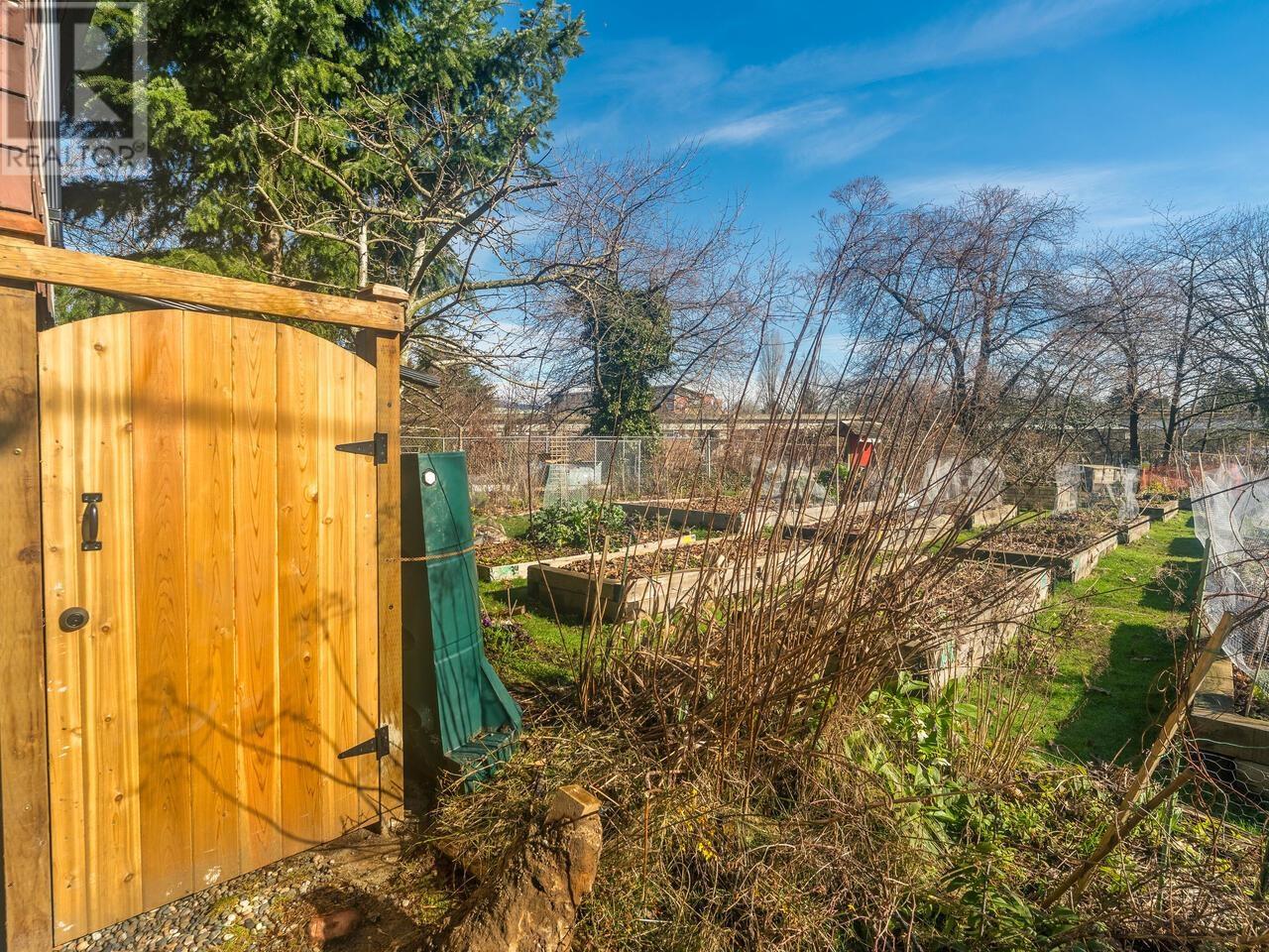 1625 E 8th Avenue, Vancouver, British Columbia  V5N 1T6 - Photo 4 - C8067465