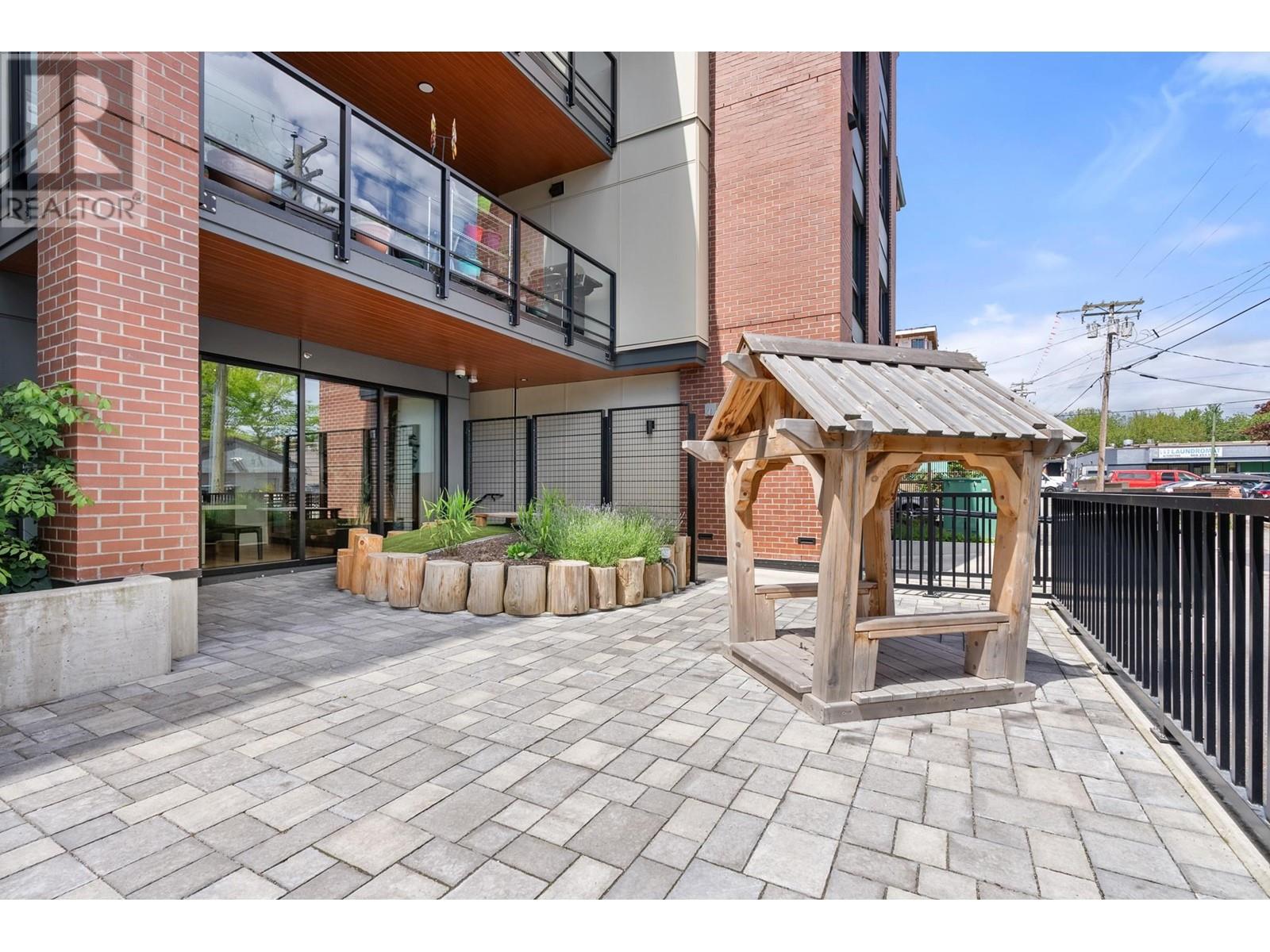 105 2550 Garden Drive, Vancouver, British Columbia  V5N 4X6 - Photo 14 - R2977308