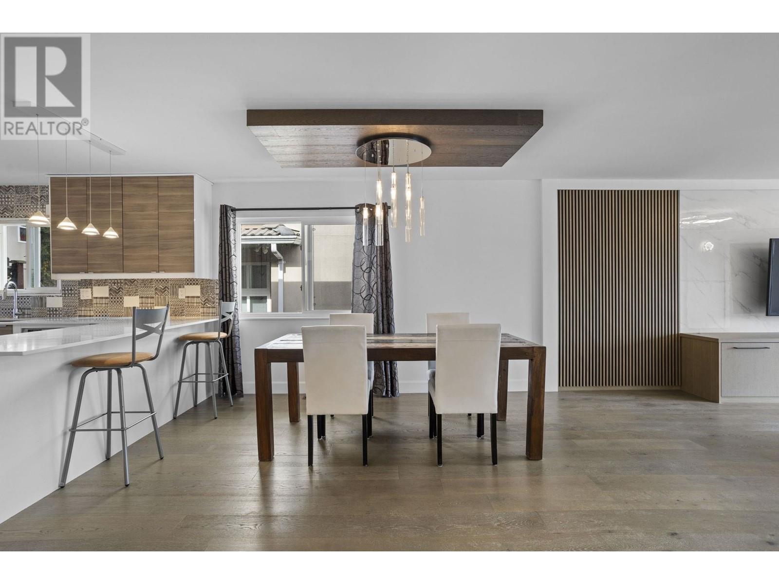 Listing Picture 14 of 40 : 51 N SEA AVENUE, Burnaby / 本拿比 - 魯藝地產 Yvonne Lu Group - MLS Medallion Club Member