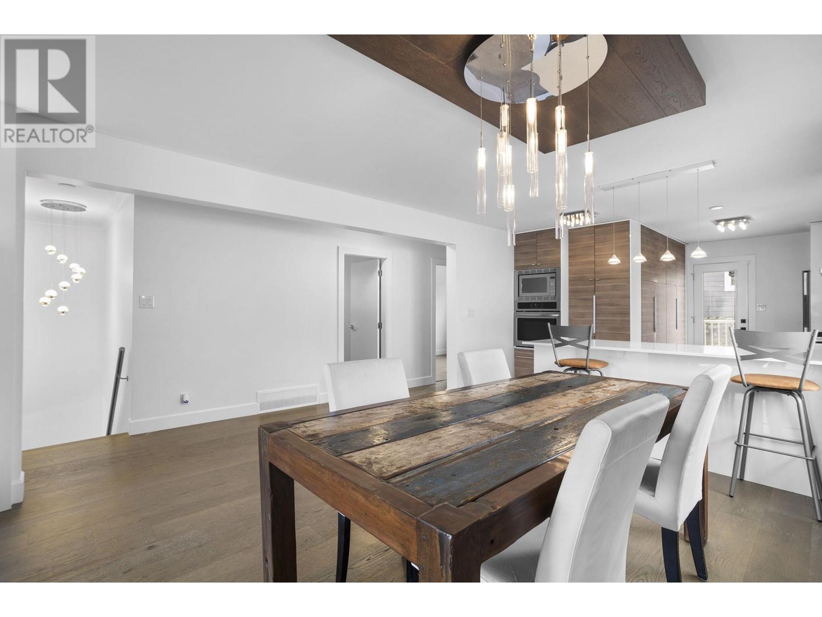 Listing Picture 20 of 40 : 51 N SEA AVENUE, Burnaby / 本拿比 - 魯藝地產 Yvonne Lu Group - MLS Medallion Club Member