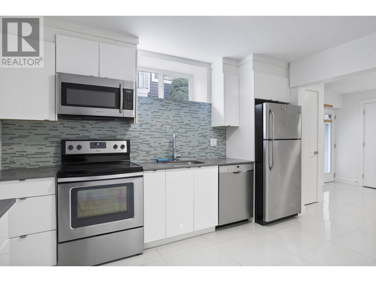 Listing Picture 31 of 40 : 51 N SEA AVENUE, Burnaby / 本拿比 - 魯藝地產 Yvonne Lu Group - MLS Medallion Club Member
