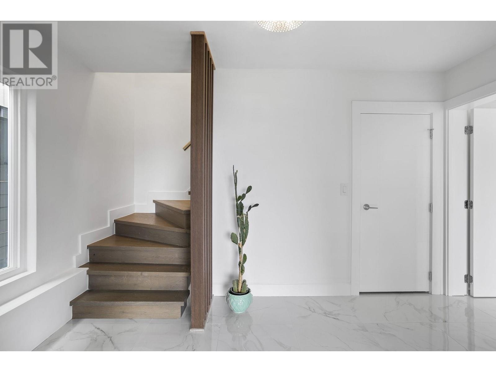 Listing Picture 7 of 40 : 51 N SEA AVENUE, Burnaby / 本拿比 - 魯藝地產 Yvonne Lu Group - MLS Medallion Club Member