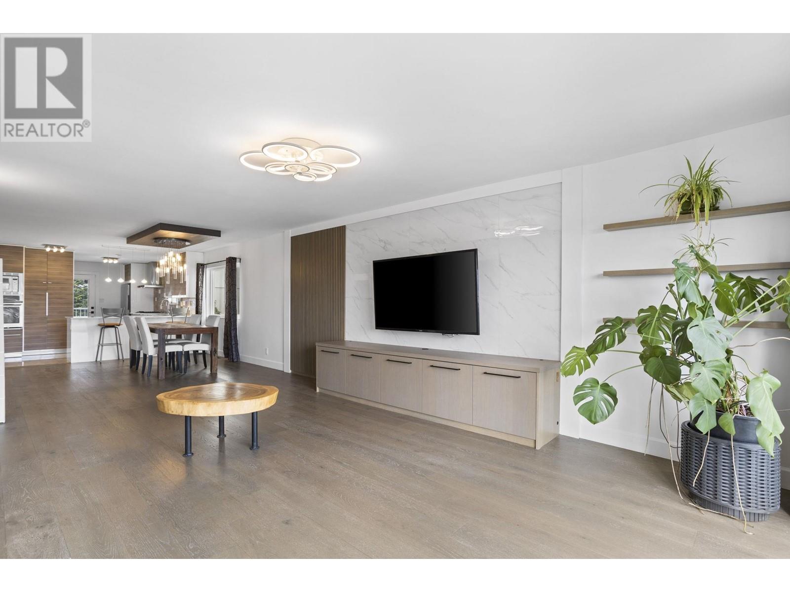 Listing Picture 8 of 40 : 51 N SEA AVENUE, Burnaby / 本拿比 - 魯藝地產 Yvonne Lu Group - MLS Medallion Club Member