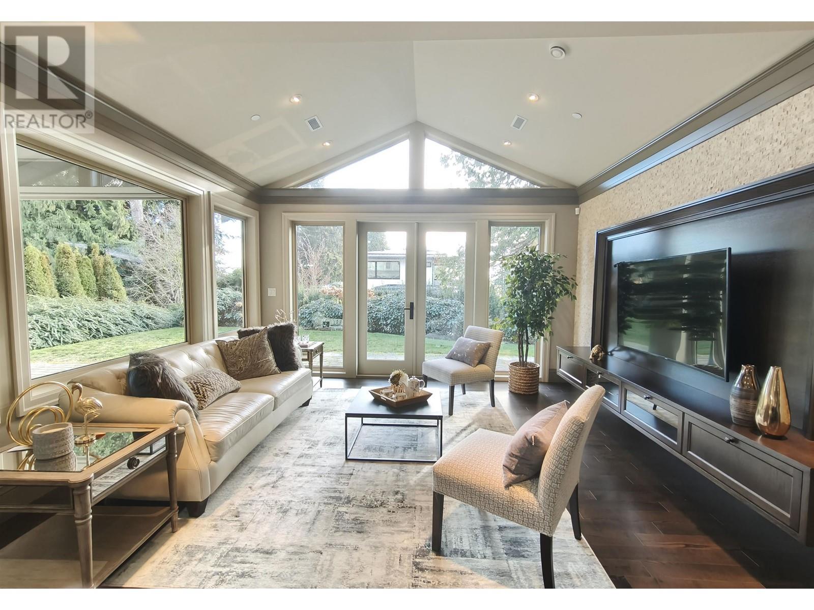 Property at 2566 MARINE DRIVE image 2