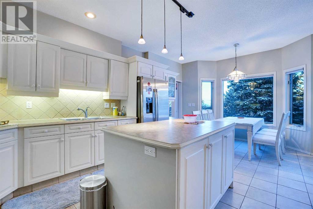 319 Christie Knoll Point, Calgary, Alberta  T3H 2V2 - Photo 12 - A2201913