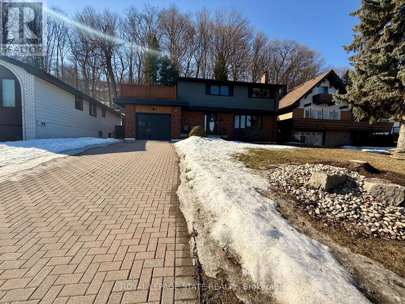 64 MAPLE DRIVE, Hamilton, Ontario