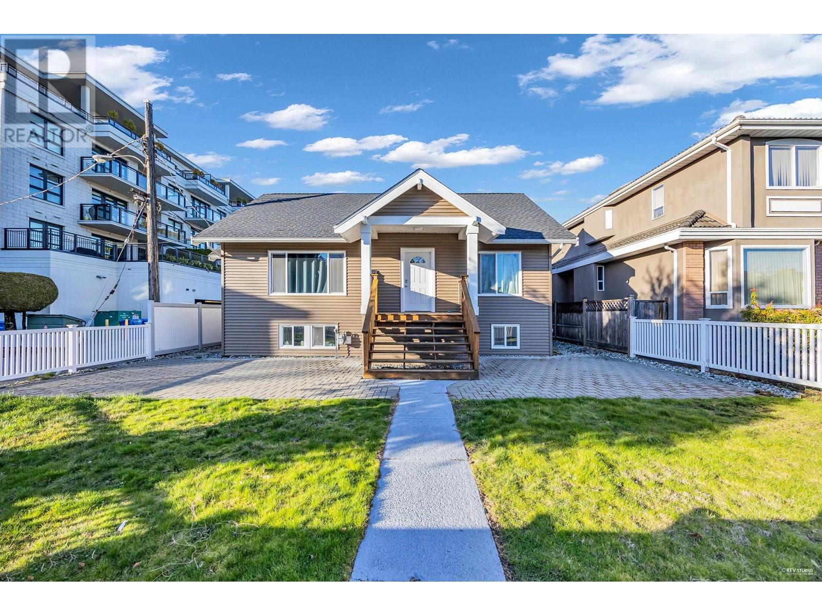 2079 W 46th Avenue, Vancouver, British Columbia  V6M 2K8 - Photo 2 - R2977053