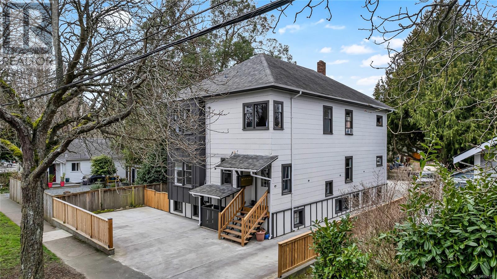 Property at 2512 Fernwood Rd image 1