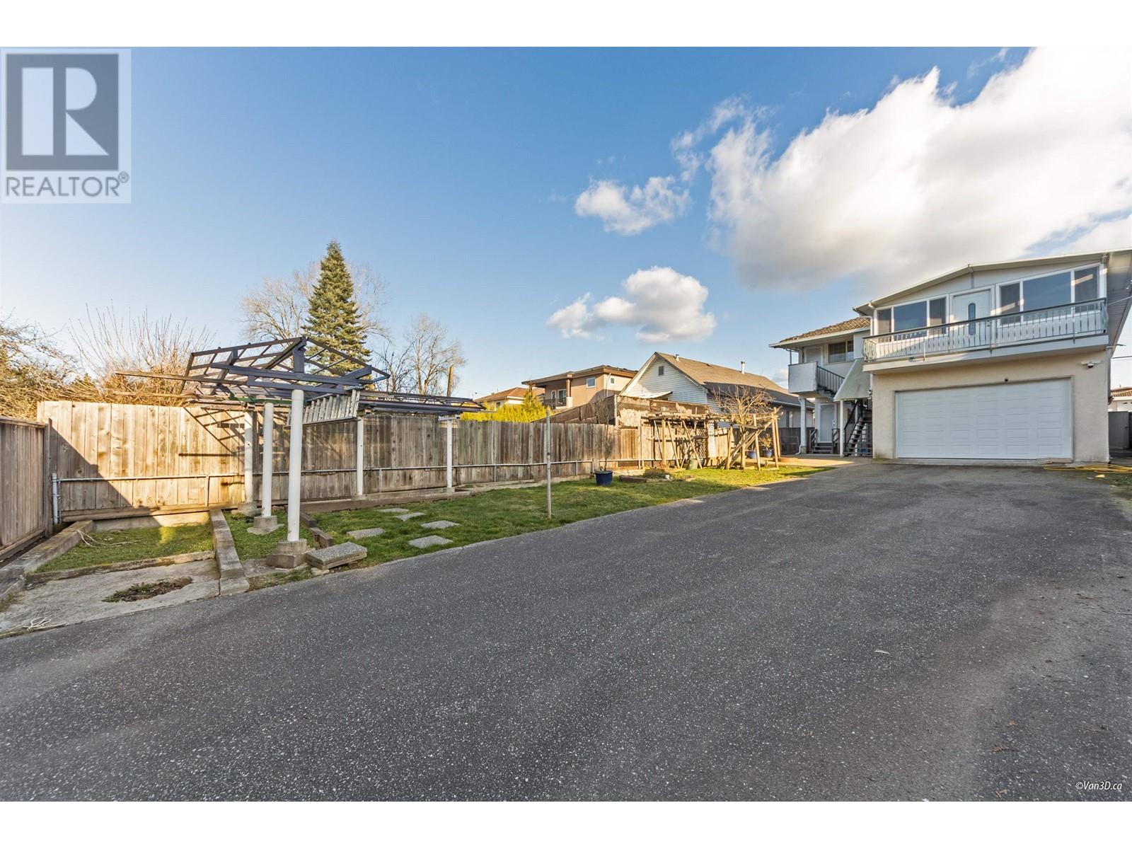 7351 12th Avenue, Burnaby, British Columbia  V3N 2J8 - Photo 33 - R2977207