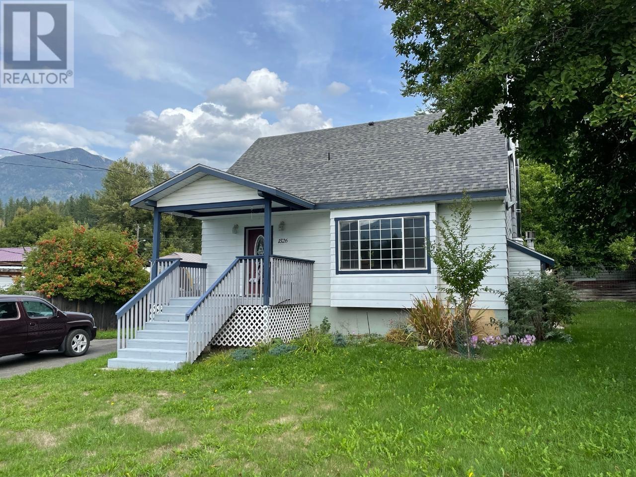 1526 Eastman Avenue, Riondel, British Columbia  V0B 2B0 - Photo 1 - 10338480