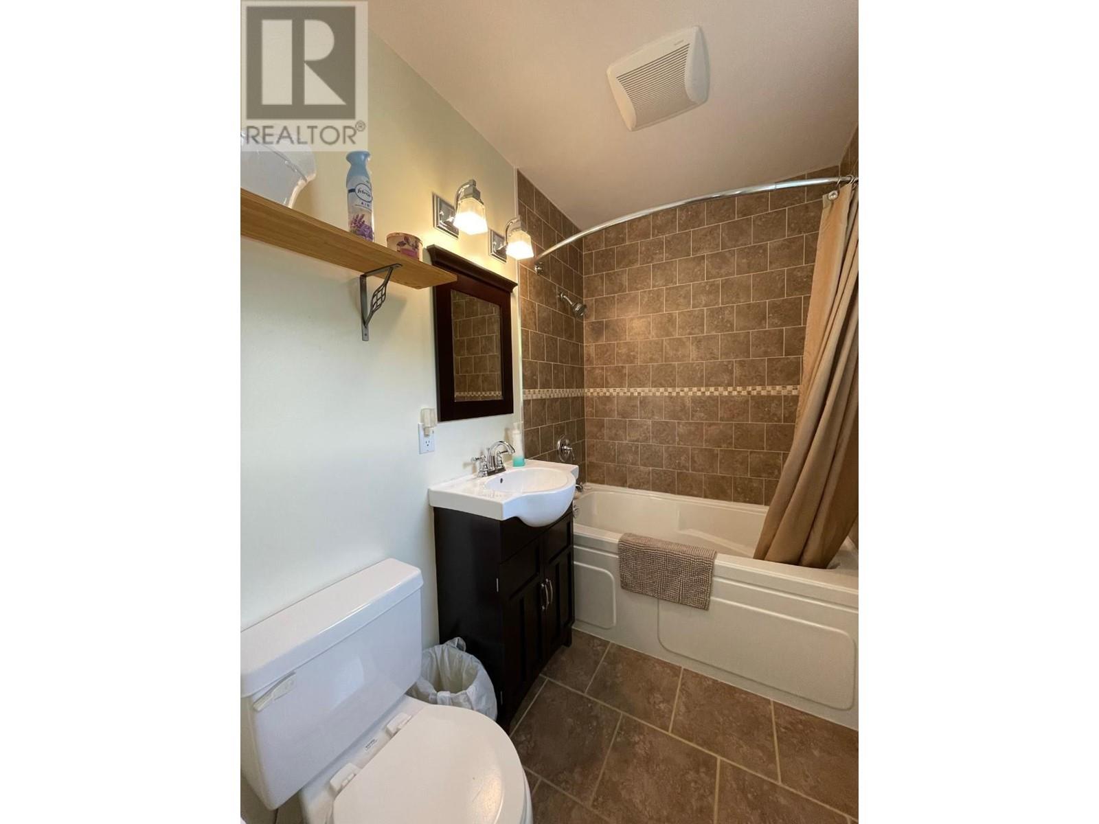 1526 Eastman Avenue, Riondel, British Columbia  V0B 2B0 - Photo 27 - 10338480