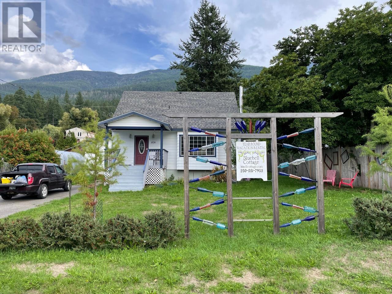 1526 Eastman Avenue, Riondel, British Columbia  V0B 2B0 - Photo 3 - 10338480