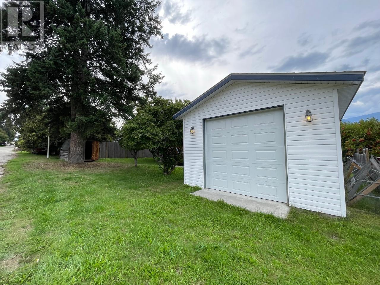 1526 Eastman Avenue, Riondel, British Columbia  V0B 2B0 - Photo 43 - 10338480