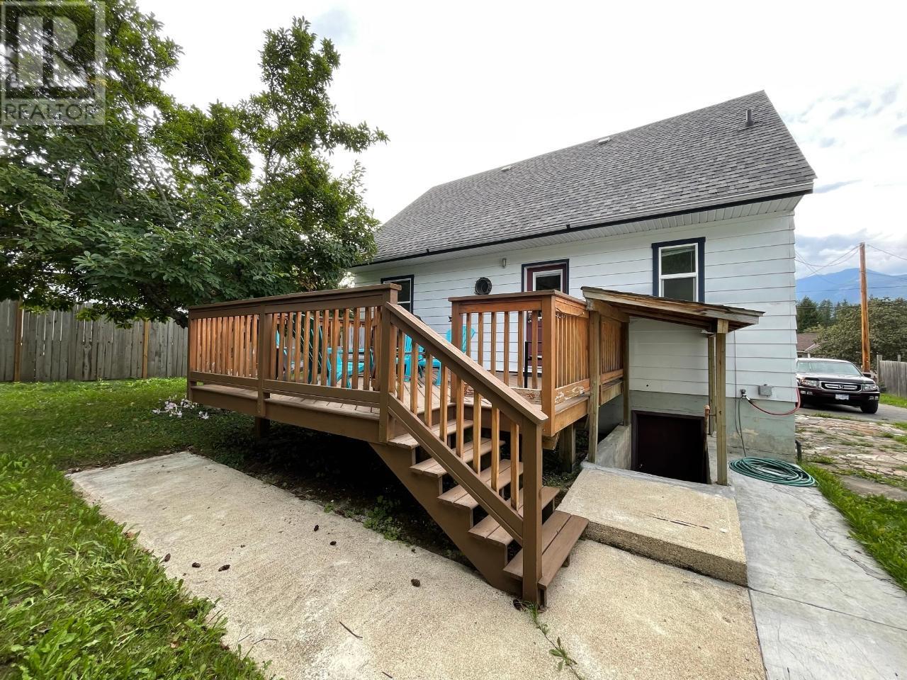 1526 Eastman Avenue, Riondel, British Columbia  V0B 2B0 - Photo 7 - 10338480