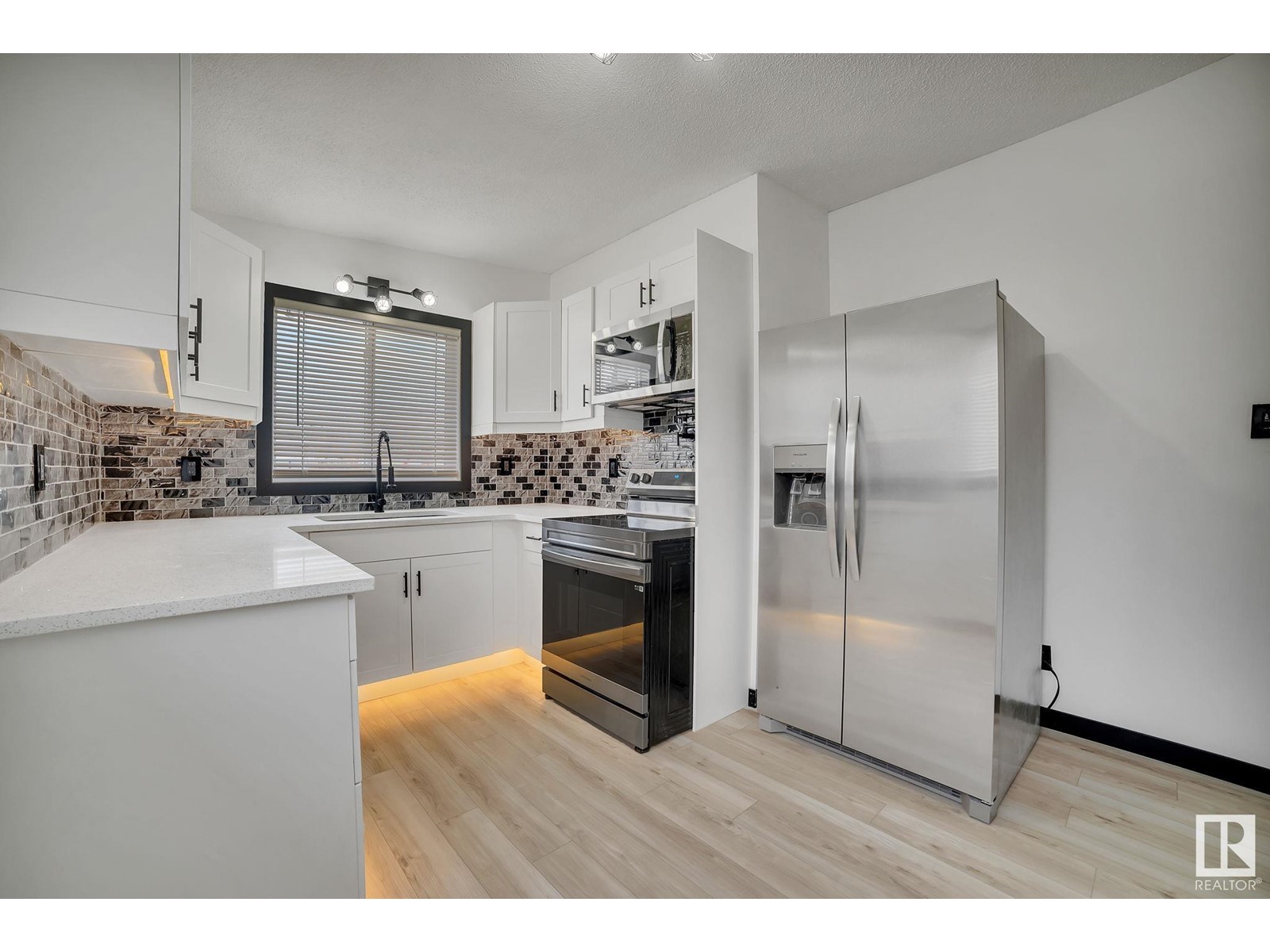 Property at 7608/7610 75 ST NW image 2