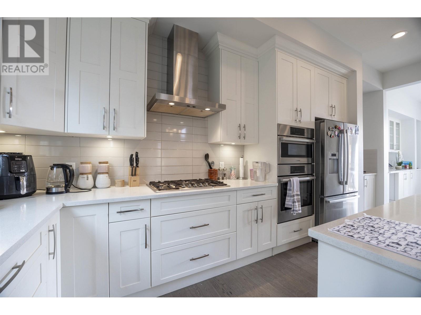 3561 Sheffield Avenue, Coquitlam, British Columbia  V3E 3H1 - Photo 10 - R2977373
