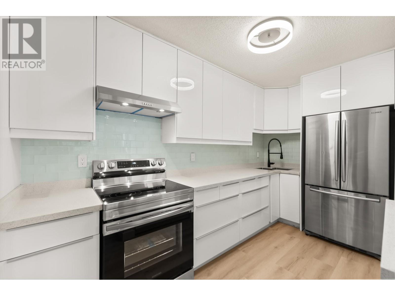 Listing Picture 2 of 40 : 503 7151 EDMONDS STREET, Burnaby / 本拿比 - 魯藝地產 Yvonne Lu Group - MLS Medallion Club Member