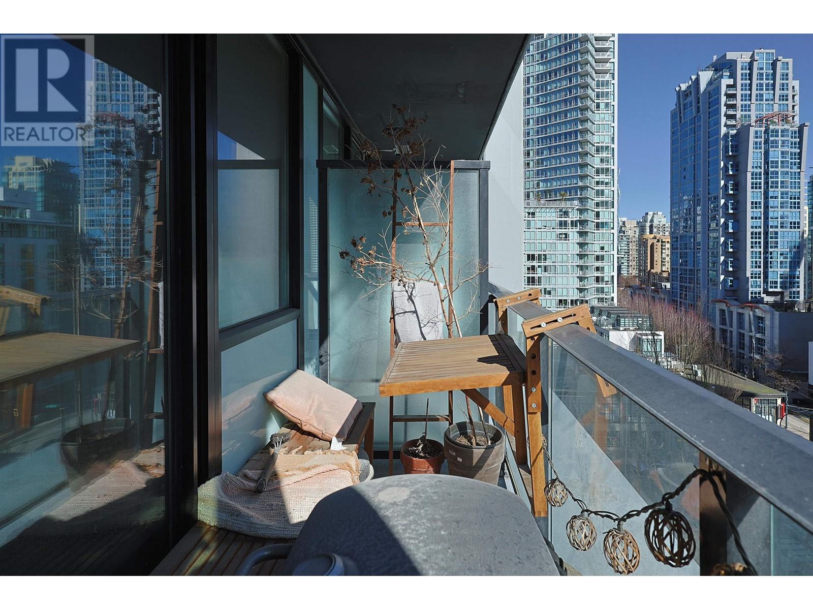 908 1325 Rolston Street, Vancouver, British Columbia  V6B 0M2 - Photo 10 - R2977018