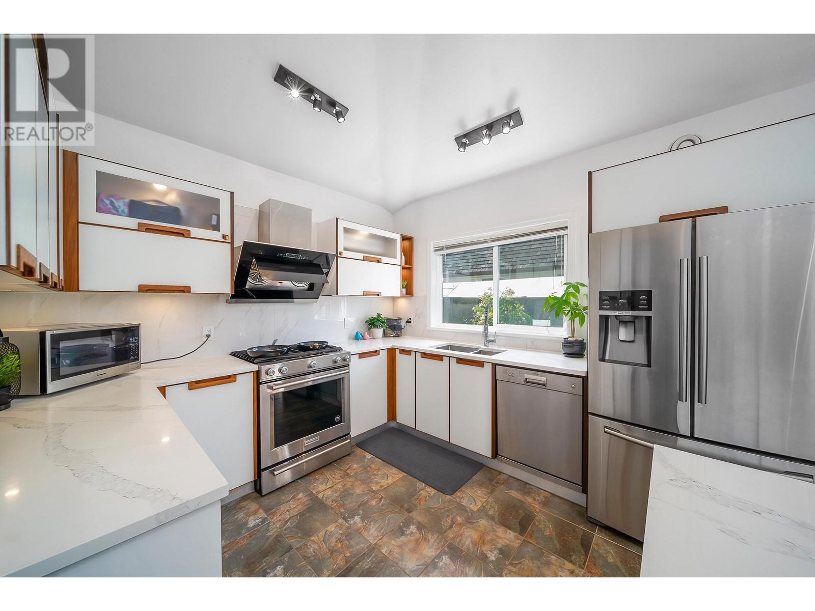 Listing Picture 6 of 30 : 1 6700 WILLIAMS ROAD, Richmond / 烈治文 - 魯藝地產 Yvonne Lu Group - MLS Medallion Club Member