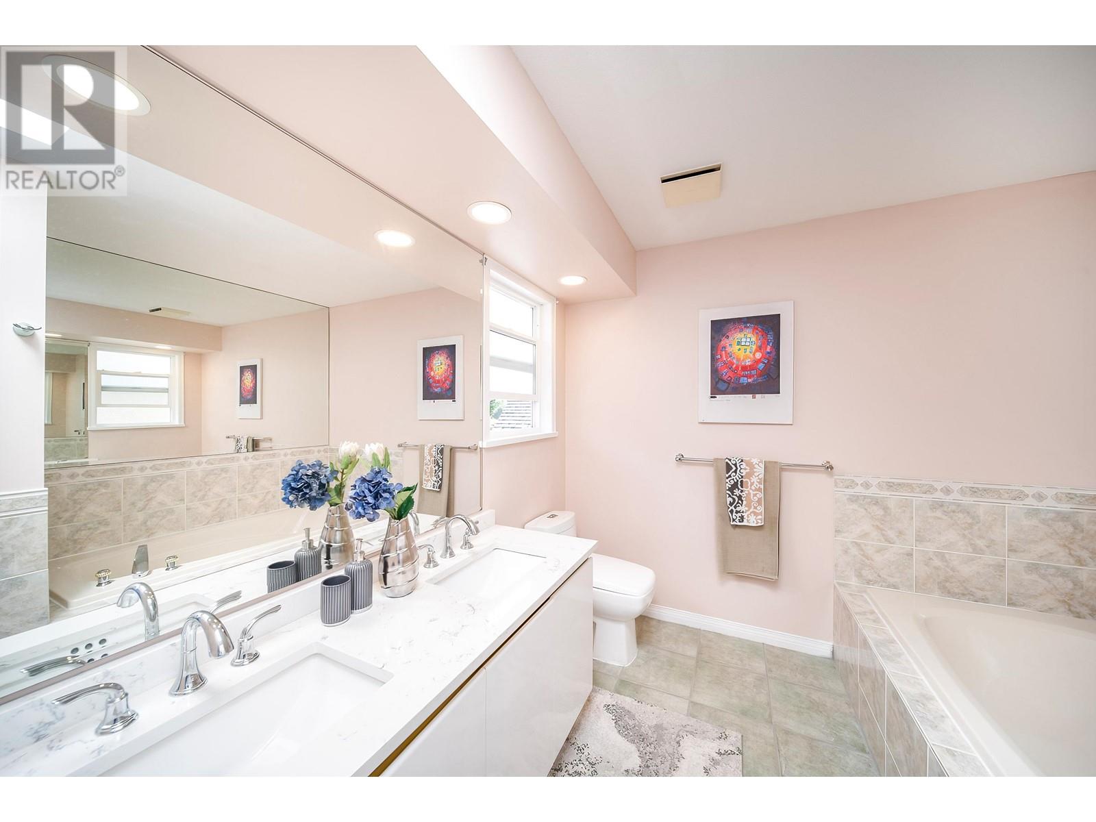 Listing Picture 20 of 30 : 1 6700 WILLIAMS ROAD, Richmond / 烈治文 - 魯藝地產 Yvonne Lu Group - MLS Medallion Club Member