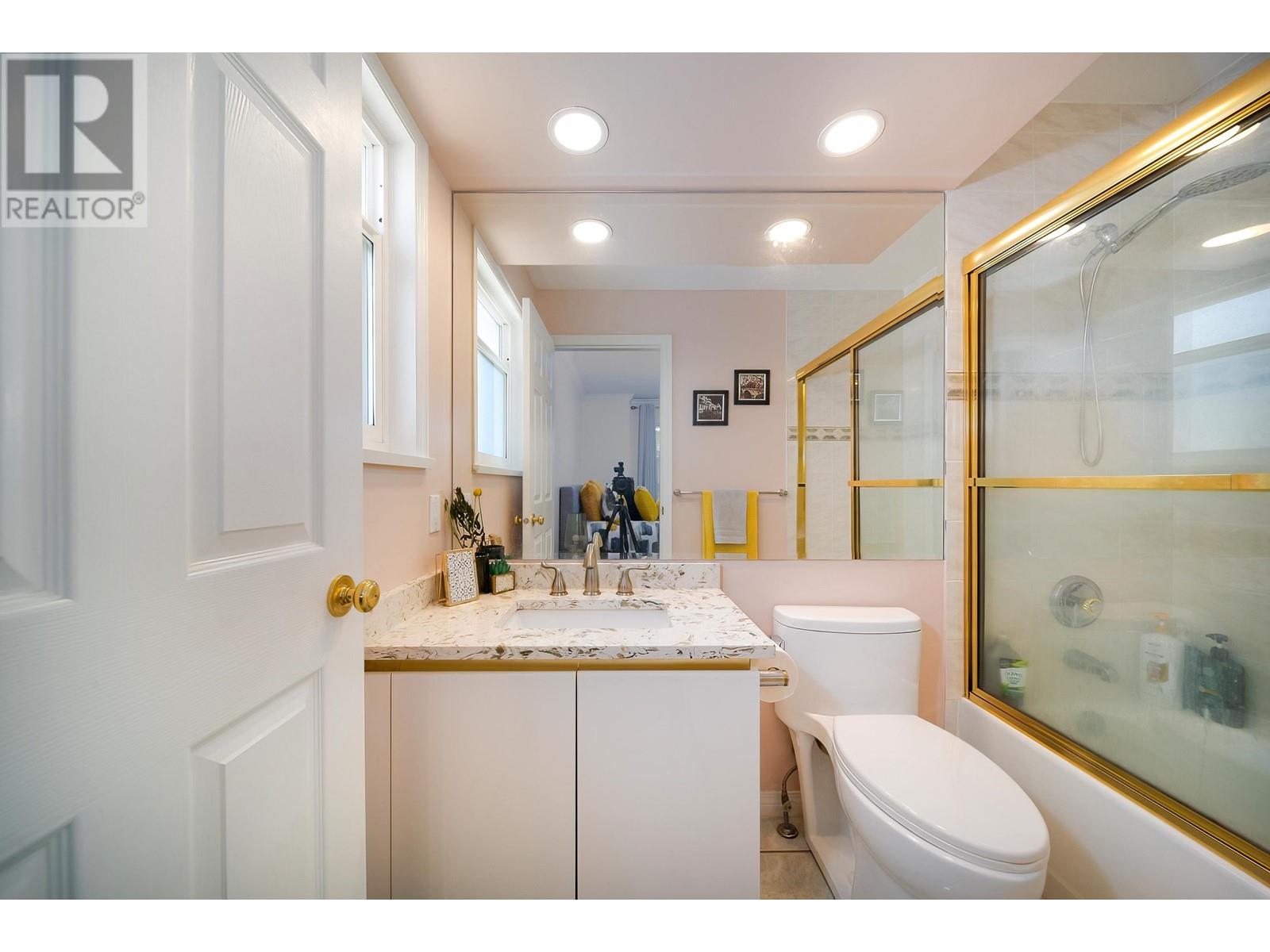 Listing Picture 22 of 30 : 1 6700 WILLIAMS ROAD, Richmond / 烈治文 - 魯藝地產 Yvonne Lu Group - MLS Medallion Club Member