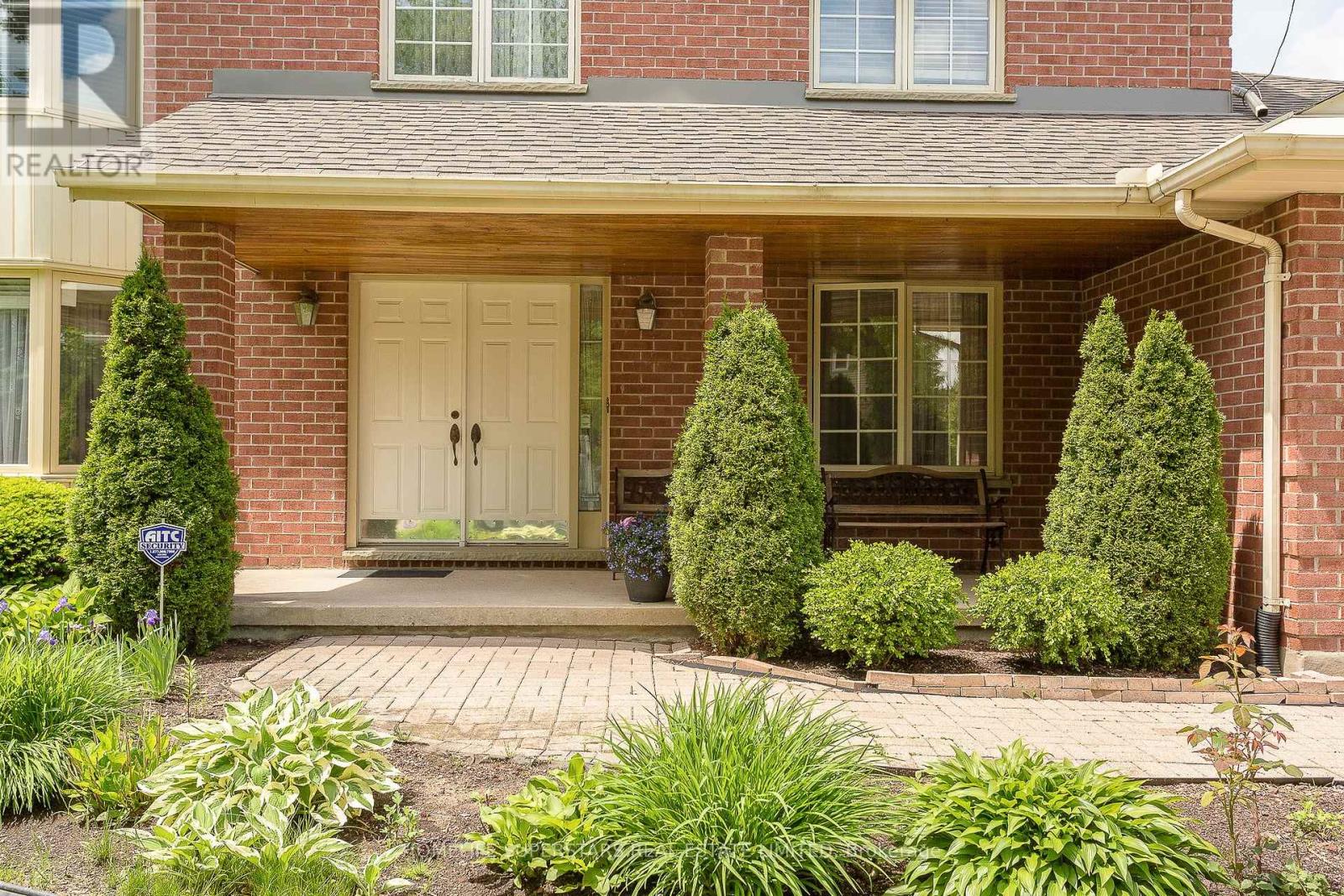 Property at 1565 HASTINGS DRIVE image 4