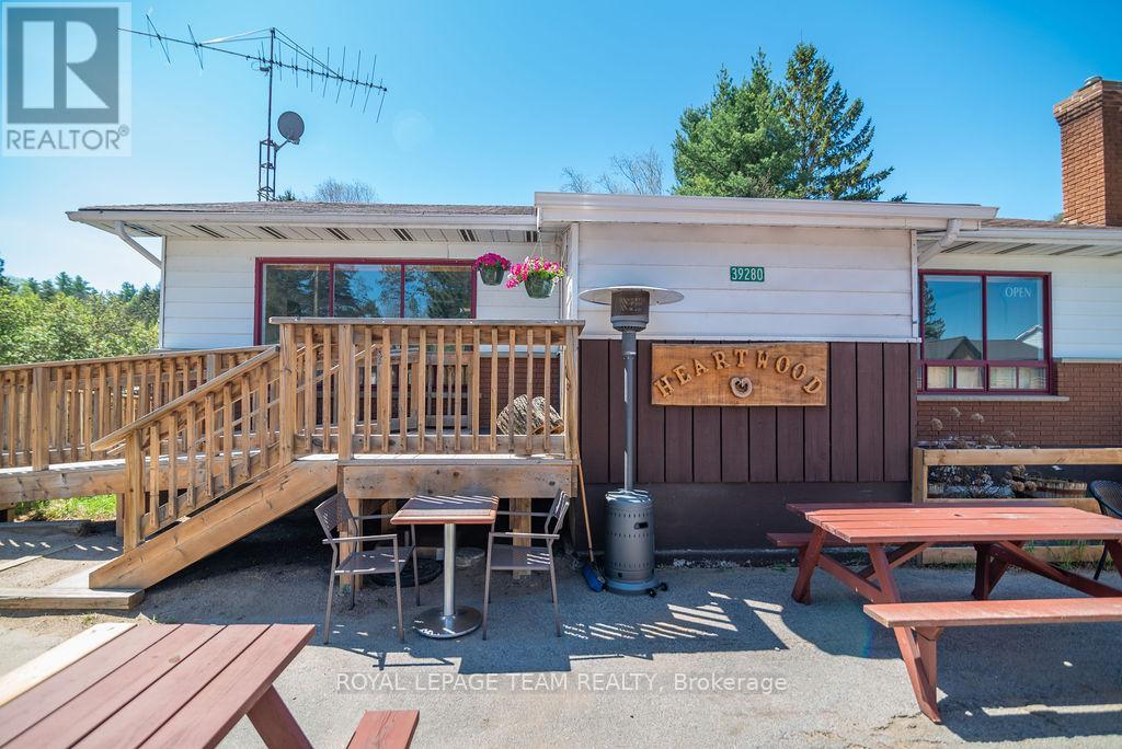 39280 COMBERMERE ROAD, Madawaska Valley, Ontario