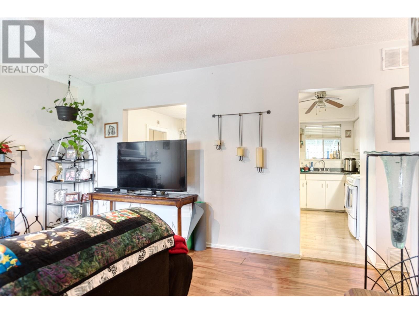 Property at 11684 210 STREET image 4