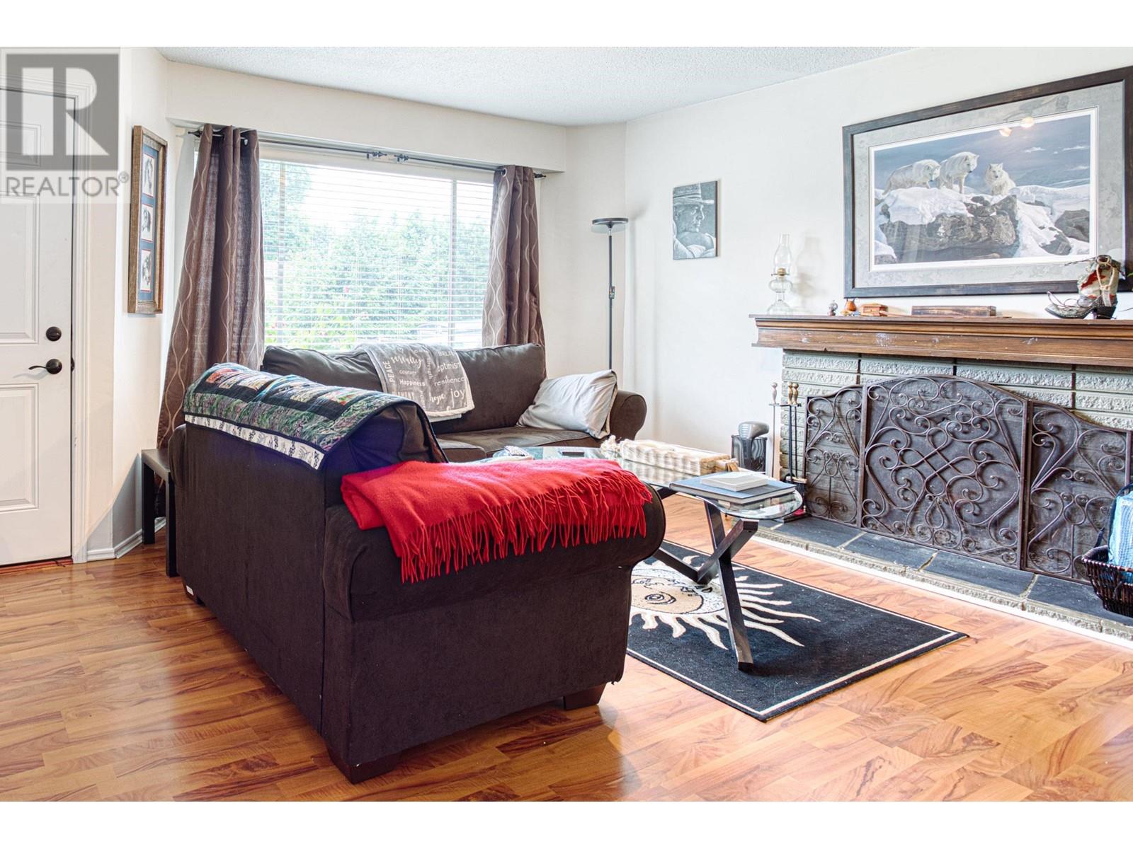 Property at 11684 210 STREET image 3